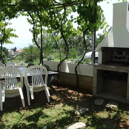 Almar Apartament *